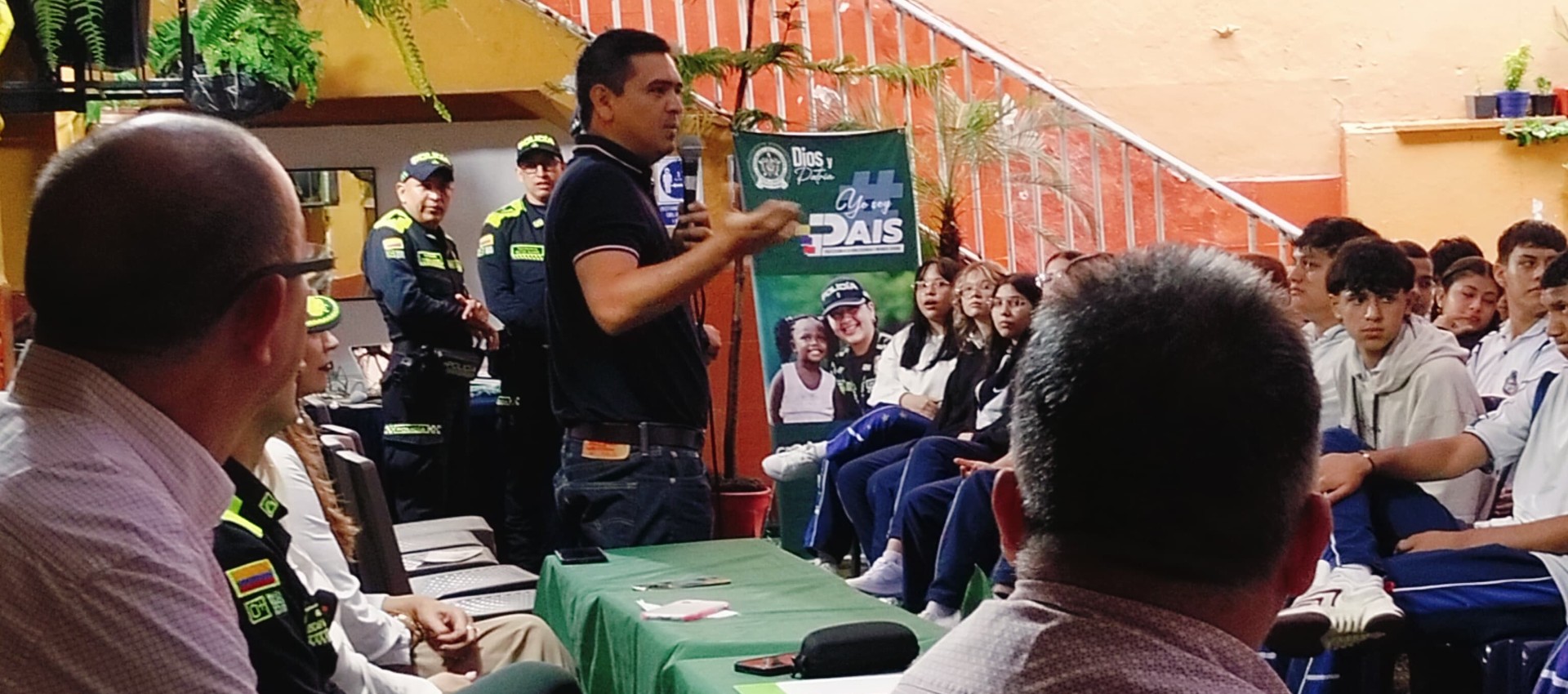 VISITA INSPIRADORA DEL SECRETARIO DE EDUCACIÓN, POLICÍA NACIONAL Y COMISARÍA DE FAMILIA