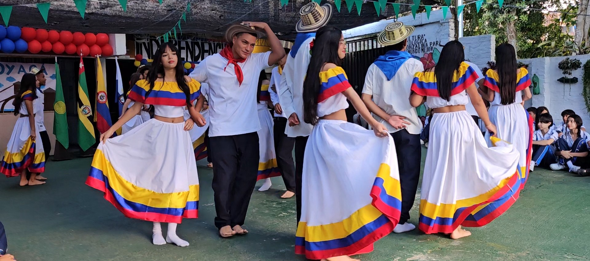 IZADA DE BANDERA INDEPENDENCIA DE COLOMBIA 