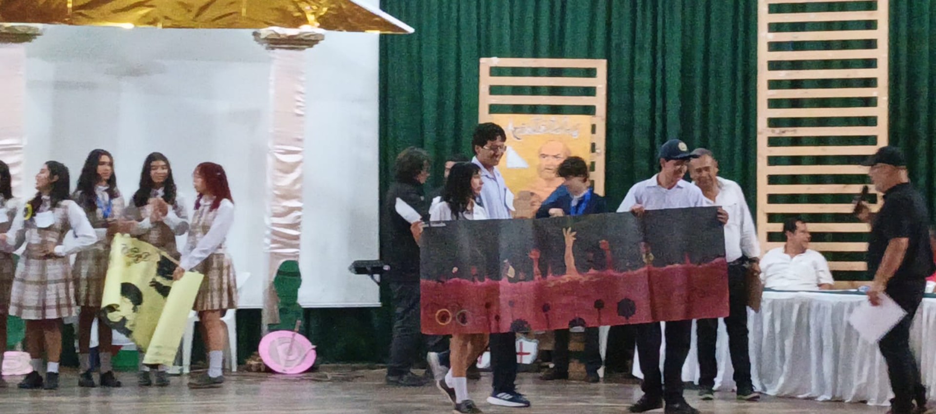 Estudiantes del Colegio Gonzalo Jiménez Navas Brillan en la VI Olimpiada de Filosofía