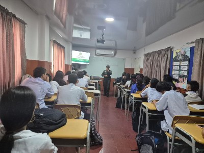 Jornada de Concientización en el Colegio Gonzalo Jiménez Navas: Un Diálogo Crucial sobre Sustancias.